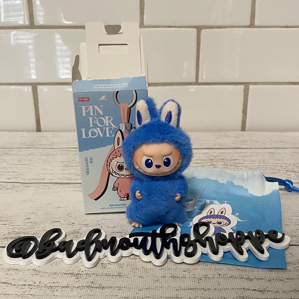 *Pop Mart The Monsters Labubu Pin for Love Vinyl Plush Pendant Letter O